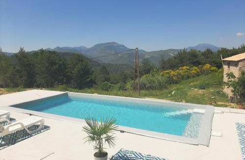 Chateauneuf-de-Bordette Villa | Mas en pleine Nature vue Montagnes Piscine & Jacuzzi