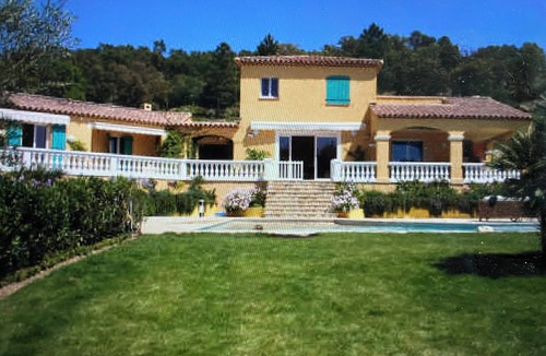 Preconil House | Mas Provencal Avec Piscine Dans son Écrin de Verdure de 1,7 ha
