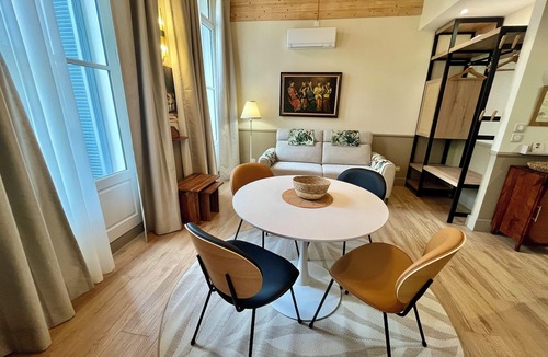 Hyeres City Centre Apartment | "Mediterranean elegance" in the city center