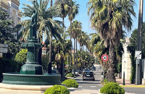 Hyeres City Centre Apartment | "Mediterranean elegance" in the city center