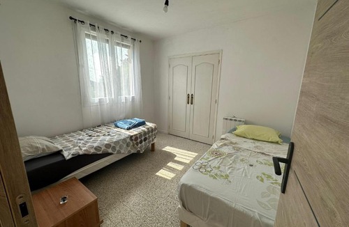 Gignac-la-Nerthe Apartment | Mer et calanques.