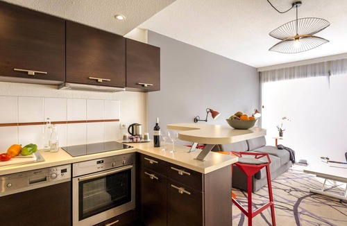 Cavaillon Hotel | Mercure Cavaillon Hotel