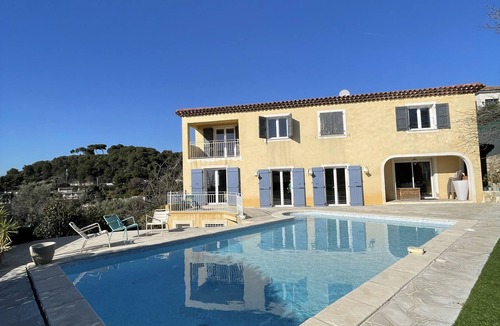Le Cannet Villa | Merveilleuse Villa Provençale - vue mer sur les Îles de Lerins