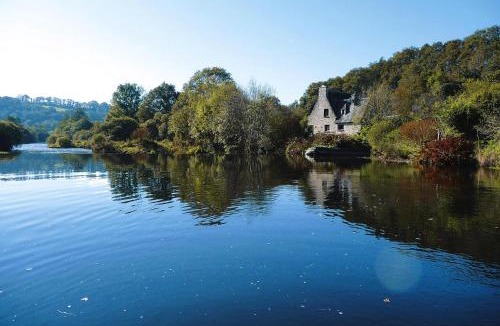 Landeleau House | Mill in Brittany by River Aulne with Kayaks