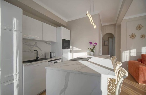 Carnot Apartment | Mimosa 2BR 2Bath Parking - Walk to Palais & Beach