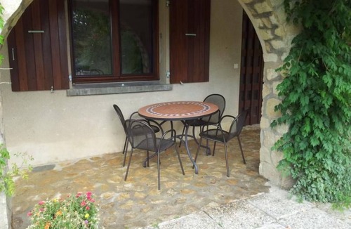 Die Apartment | mit Gemeinschaftspool im Diois by Interhome