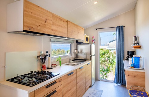 Le Dramont House | Mobil-Home Baia with Sea View and Private Terrace