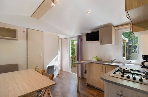 Saint-Martial-de-Nabirat House | Mobile Home for 4 with Shared Pool, Wi-Fi, Air Conditioning – Périgord Noir