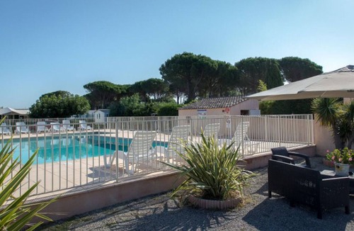 La Rouviere House | Mobile Home 4 Pers with Terrace in Roquebrune-sur-Argens