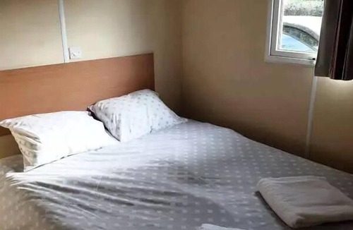 Revel House | Mobile home - 3 bedrooms - 32 m² - with AC [new for 2026] Sleeps 6