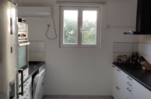 Giens Ski Chalet | Mobile Home 350 m from the Beach with Garden, Terrace, Private Parking and Pool