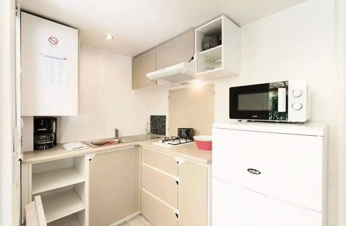 La Roquette-sur-Siagne House | Mobile Home | Comfort | 1 Bedroom | 2–3 people | Raised Deck | A/C | TV