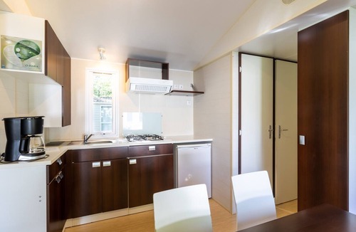 Saint-Pompont House | Mobile Home 'Du Soleil' with Shared Pool, Private Terrace and Wi-Fi