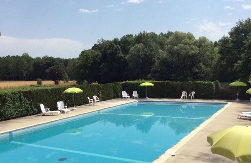 Bignac House | Mobile home with terrace in Bignac, sleeps 6