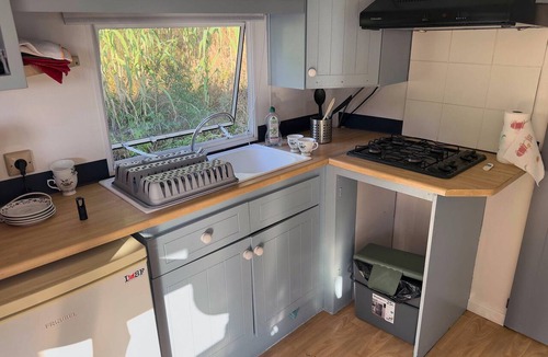 Bourg-de-Visa House | Mobile Home “Le Cottage du Lavoir” with Pool, Shared Terraces and Garden