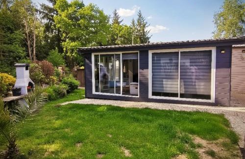Pont-l'Abbe Ski Chalet | Mobile Home on a Residential Campsite