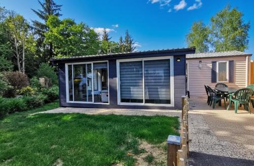 Pont-l'Abbe Ski Chalet | Mobile Home on a Residential Campsite