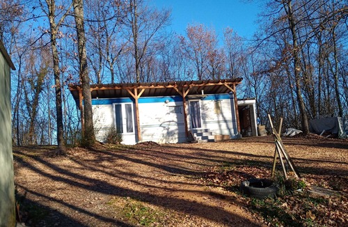 Couret House | Mobile home.on a unique wooded site at 485 m altitude. with various birds.