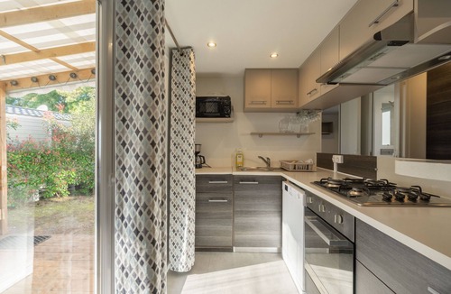 Les Mathes House | Mobile Home 'Siblu Bonne Anse Mobilhome 510' with Private Terrace and Air Conditioning
