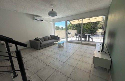 Chateau-Arnoux-Saint-Auban Cabin | Modern, air-conditioned and private barbecue
