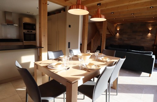Les Gets Ski Chalet | Modern Chalet, South-Facing, 600m to Village and Slopes