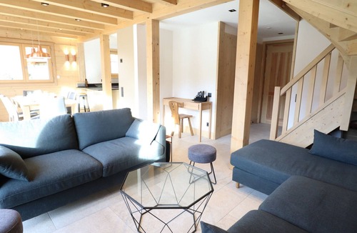 Les Gets Ski Chalet | Modern Chalet, South-Facing, 600m to Village and Slopes