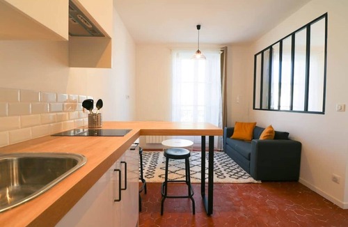 Manosque Apartment | Modern & Comfortable One-Bedroom Apartment with Balcony