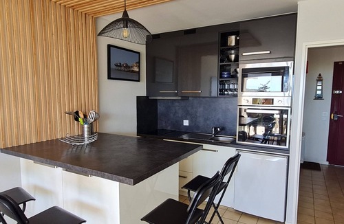 Saint-Georges-de-Didonne Apartment | Modern ground floor studio with garage and terrace