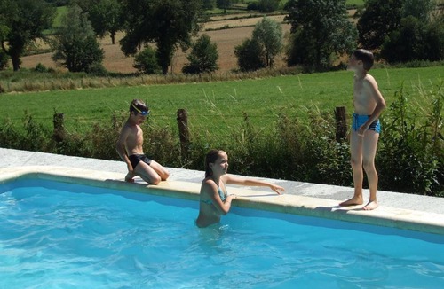 Chirat-l'Eglise Cottage | Modern Rustic Cottage with Pool and Pets Allowed