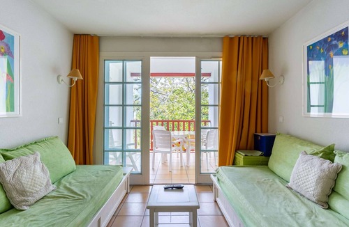 Behobie Apartment | Modern studio with pool and parking, near Basque corniche