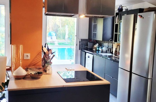 Vidauban Villa | Modern villa with pool and views of the Var hills.
