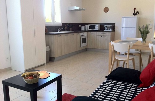 Brujas House | Modern Villa with Private Heated Pool – Sleeps 6 – Serene Countryside Retreat