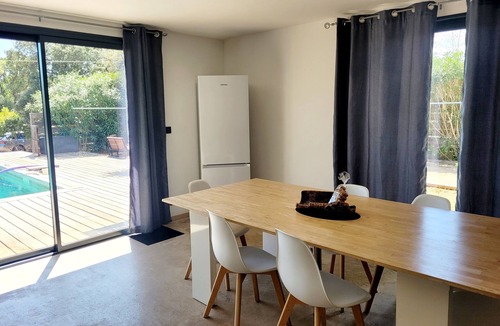 Lecci House | Modern villa with private pool just two minutes from the sea.