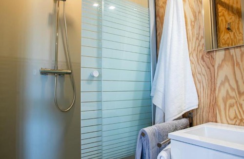 Castelnau-de-Medoc Hotel | Modulbois studio castelnau