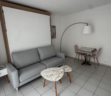 Roquebrune-Cap-Martin Apartment | Mon Appart avec Terrasse et Piscine