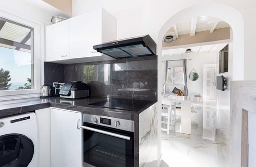 Beausoleil Villa | Monaco|SeaView White Villa - Pool