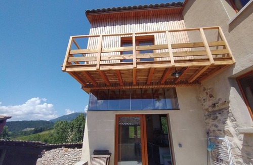 Saint-Roman House | Mountain and river will treat you to the top of this medieval village.