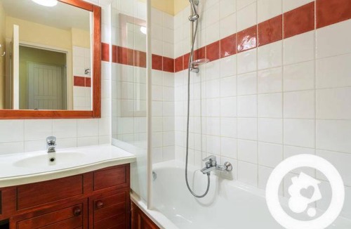 Uhart-Cize Apartment | N111, parc d'arradoy-St Jean Pied de Port