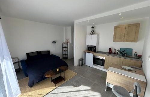 Plaine de la Brague Apartment | New accommodation with balcony and parking