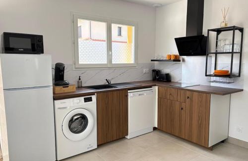 Maureillas-Las-Illas Apartment | New flat, Private hot tub, garden, AC near Argelès beaches