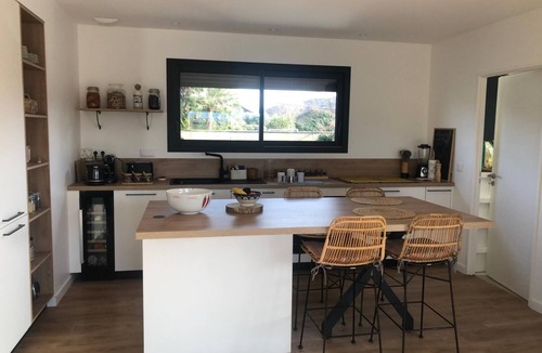Bordes House | New house with swimming pool 10 minutes from Pau, ideal for relaxing and enjoying.