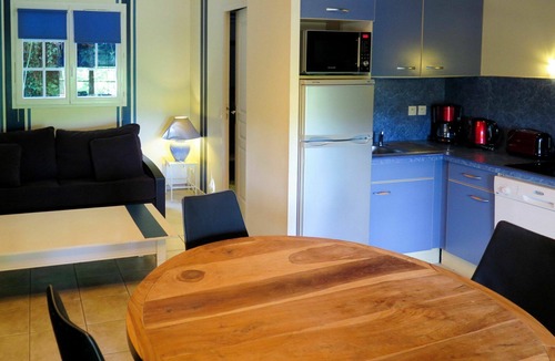 La Bastide-Clairence Apartment | Nice apartment for 6 guests with WIFI, pool, TV, terrace and pets allowed