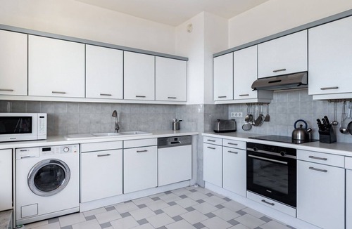 Eze Apartment | Nice apartment for 5 people with pool, WIFI, A/C, TV and terrace