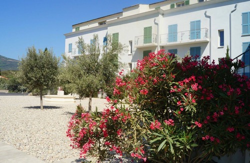 Macinaggio Apartment | Nice apartment for 4 guests with A/C, TV, terrace, pets allowed and parking