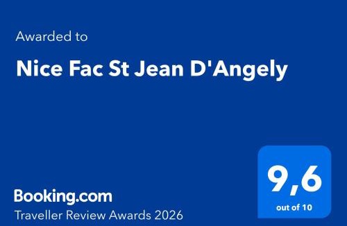Saint-Roch Apartment | Nice Fac St Jean D'Angely