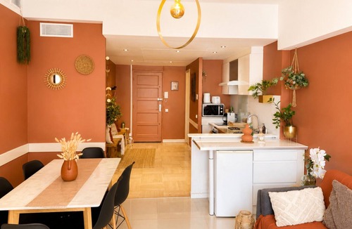 Riquier Apartment | Nice Garibaldi 3BR Apartment - Old Town, AC, Walk Everywhere