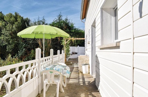 Lezardrieux House | Nice home in Lanmodez with kitchen