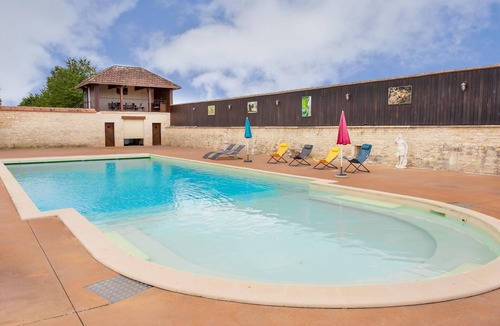 Lonnes House | Nice home in Lonnes with heated swimming pool