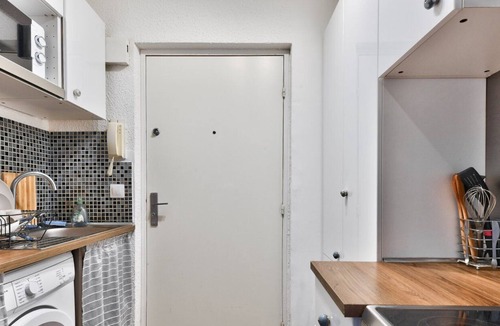 Prado-Perier Apartment | Nice quiet studio at the Beach, with parking