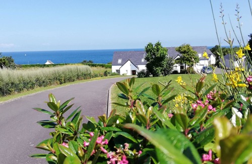 Saint-Cast-le-Guildo Apartment | Nice sea view for this quiet apartment 10 minutes walk from the beach.